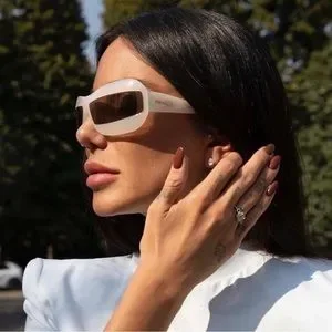 Prada | Accessories | New Prada Oversized Sunglasses Ivory  display picture 3
